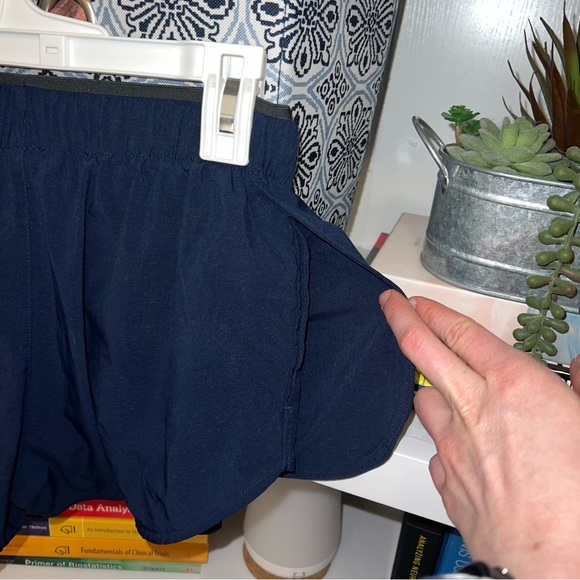 Nike 2 in 1 split shorts - Picture 4 of 5